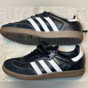 Kids size 4 Samba Adidas! GUC